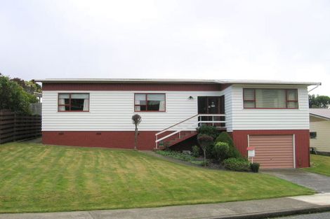 Photo of property in 4 Bloomsbury Grove, Newlands, Wellington, 6037