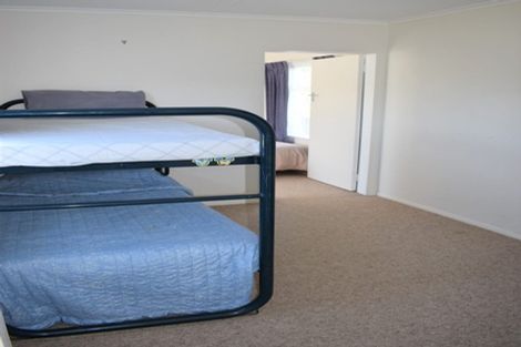Photo of property in 17 Drake Street, Waikawa Beach, Manakau, 5573