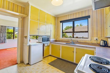 Photo of property in 15 Heretaunga Square, Silverstream, Upper Hutt, 5019