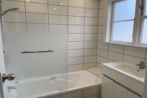 Photo of property in 25 Lees Road, Strowan, Christchurch, 8052