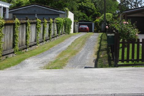 Photo of property in 11 Matua Road, Huapai, Kumeu, 0810