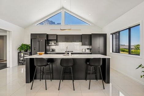 Photo of property in 15 Mckellar Drive, Jacks Point, Queenstown, 9371