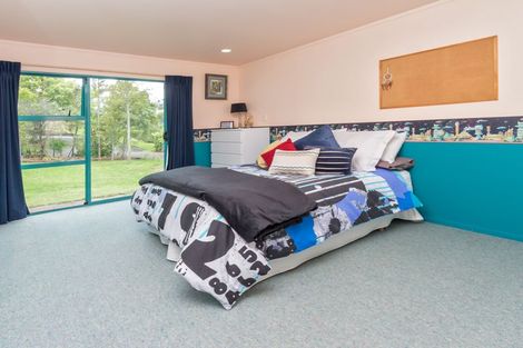 Photo of property in 60c Beach Road, Mellons Bay, Auckland, 2014