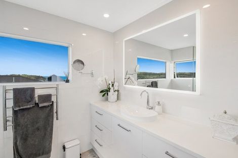Photo of property in 27 Clansman Terrace, Gulf Harbour, Whangaparaoa, 0930
