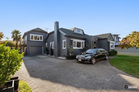 Photo of property in 37 Pohutukawa Street, Woburn, Lower Hutt, 5010