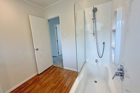 Photo of property in 19 Mappin Place, Chatswood, Auckland, 0626