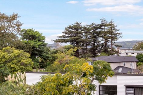 Photo of property in 60c Beach Road, Mellons Bay, Auckland, 2014