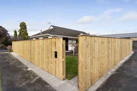 Photo of property in 15 Hanmer Place, Highbury, Palmerston North, 4412