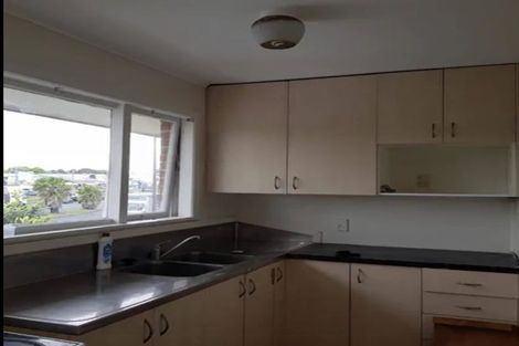 Photo of property in 2/19 Ti Rakau Drive, Pakuranga, Auckland, 2010