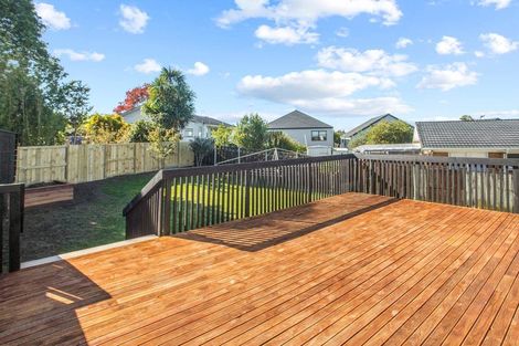 Photo of property in 5 Boys Place, Pakuranga Heights, Auckland, 2010