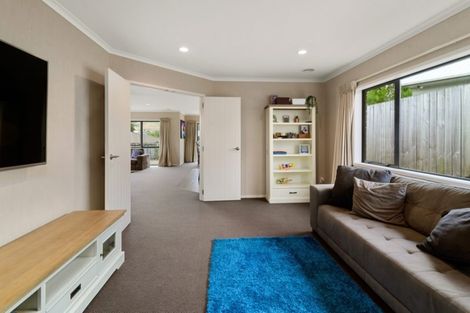 Photo of property in 33 Mccahon Drive, Pukehangi, Rotorua, 3015