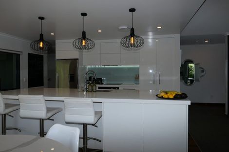 Photo of property in 64 Lorna Irene Drive, Raumati South, Paraparaumu, 5032