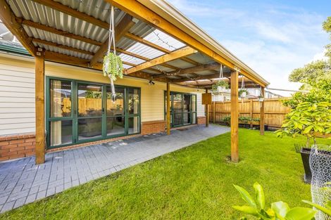 Photo of property in 38 Maypark Crescent, Flat Bush, Auckland, 2016