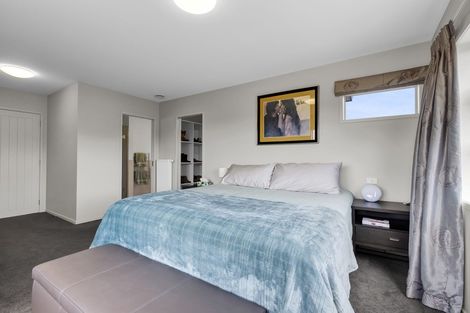 Photo of property in 32 Redwood Crescent, Hurdon, New Plymouth, 4310