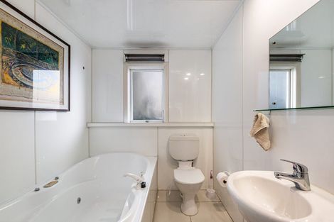 Photo of property in 2 Beacon Hill Road, Miramar, Wellington, 6022