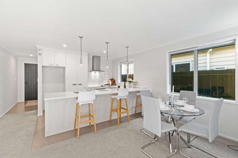 Photo of property in 48 Adams Road South, Pukekohe, 2120