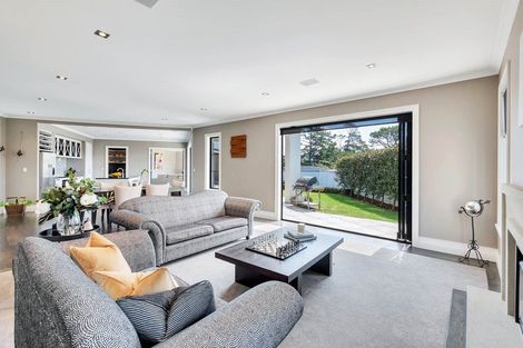 Photo of property in 23 Meteor Place, Schnapper Rock, Auckland, 0632