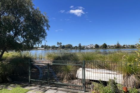 Photo of property in 128a Lake Crescent, Hamilton Lake, Hamilton, 3204