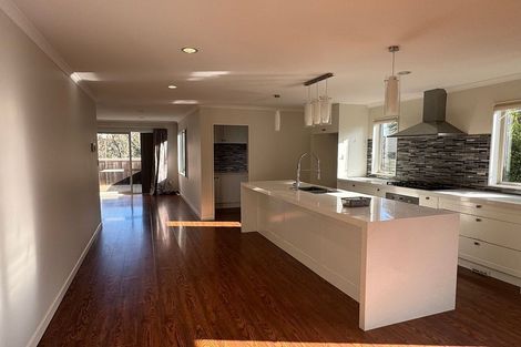 Photo of property in 37 Charles Dickens Drive, Mellons Bay, Auckland, 2014