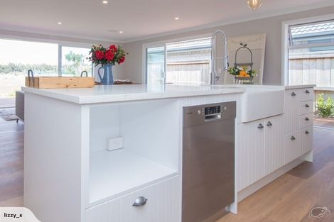 Photo of property in 12 Celmisia Retreat, Papamoa Beach, Papamoa, 3118