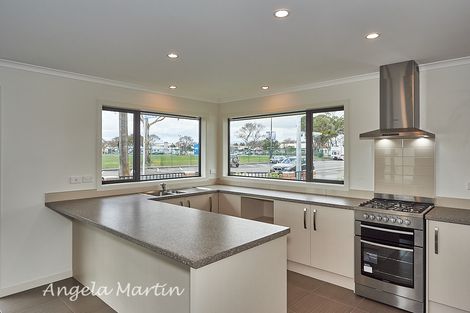 Photo of property in 2 Arena Court, Palmerston North, 4410