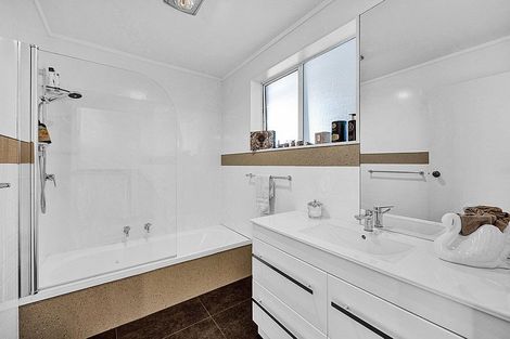 Photo of property in 289 Glover Road, Hawera, 4610