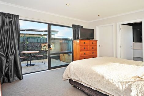 Photo of property in 15 Trump Place, Kelvin Grove, Palmerston North, 4414