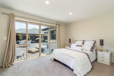Photo of property in 6 Woodhaven Place, Parklands, Christchurch, 8083