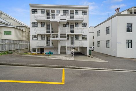 Photo of property in 2 Moncrieff Street, Mount Victoria, Wellington, 6011