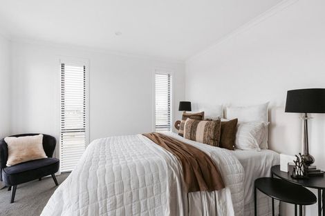 Photo of property in 2 Atutahi Lane, Papamoa Beach, 3118