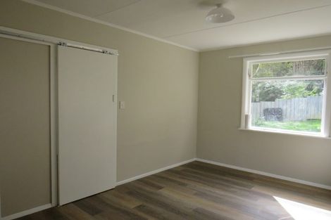 Photo of property in 27 York Place, Cannons Creek, Porirua, 5024