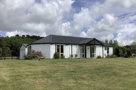 Photo of property in 450 Foxton Shannon Road, Foxton, 4893