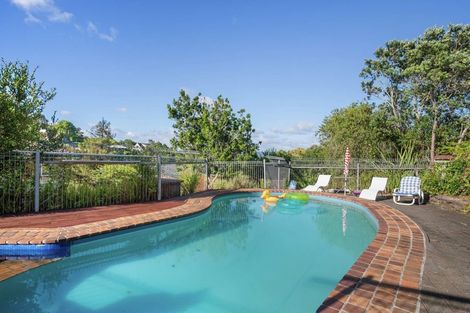 Photo of property in 15 Sispara Place, Beach Haven, Auckland, 0626