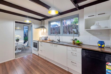 Photo of property in 2/5 Putney Place, Ranui, Auckland, 0612