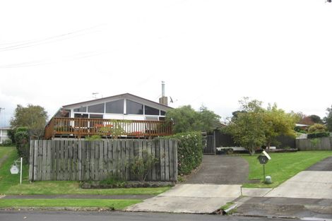 Photo of property in 34 Ussher Place, Pakuranga Heights, Auckland, 2010