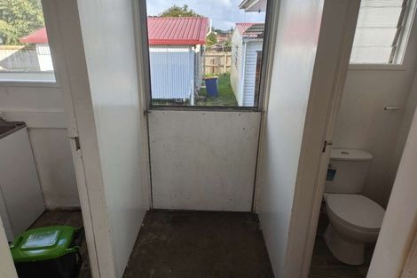 Photo of property in 41 Takapu Street, Henderson, Auckland, 0612