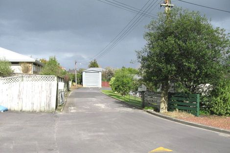 Photo of property in 7 Imelda Road, Te Atatu Peninsula, Auckland, 0610