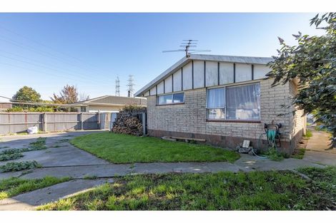 Photo of property in 72 Denise Crescent, Hornby, Christchurch, 8042