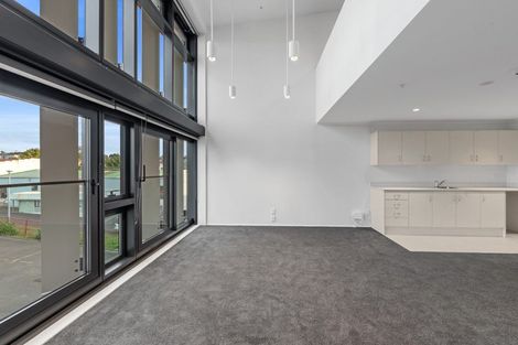 Photo of property in 17f/30 Westward Ho, Glen Eden, Auckland, 0602