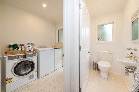 Photo of property in 28 Union Street, Hokowhitu, Palmerston North, 4410