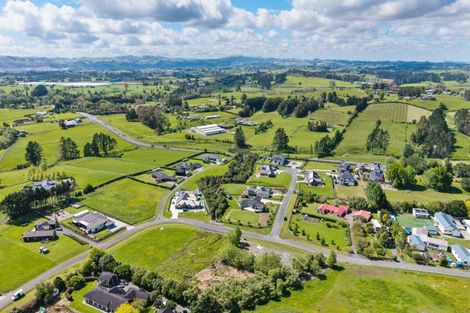 Photo of property in 9 Karaka School Lane, Karaka, 2580