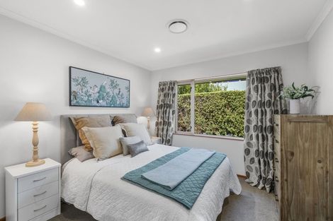 Photo of property in 15 Wardour Mews, Avonhead, Christchurch, 8042