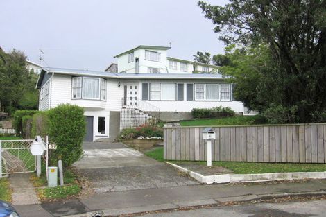 Photo of property in 61 Batchelor Street, Newlands, Wellington, 6037