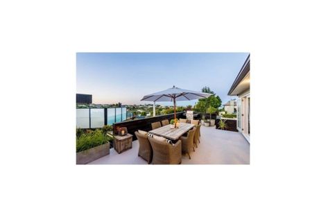 Photo of property in 8 Taumata Road, Castor Bay, Auckland, 0620