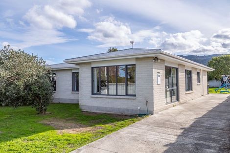 Photo of property in 11 Farrier Grove, Featherston, 5710