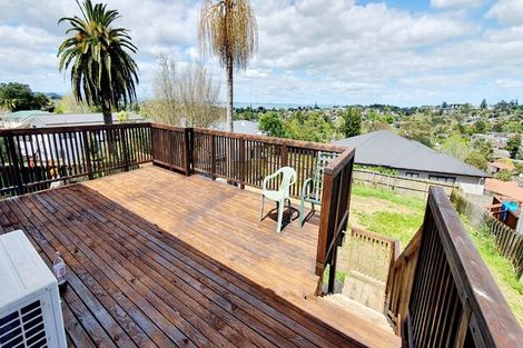 Photo of property in 126 Golf Road, Titirangi, Auckland, 0600