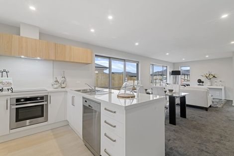 Photo of property in 5 Lucca Crescent, Flat Bush, Auckland, 2019