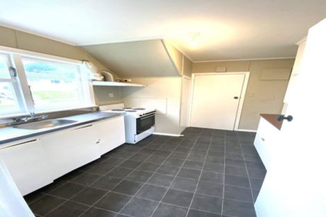 Photo of property in 69 Tremewan Street, Tawa, Wellington, 5028