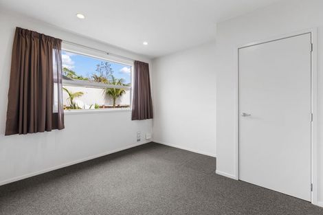 Photo of property in 10e Long Place, Frankleigh Park, New Plymouth, 4310