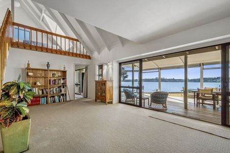 Photo of property in 68 The Terrace, Herald Island, Auckland, 0618